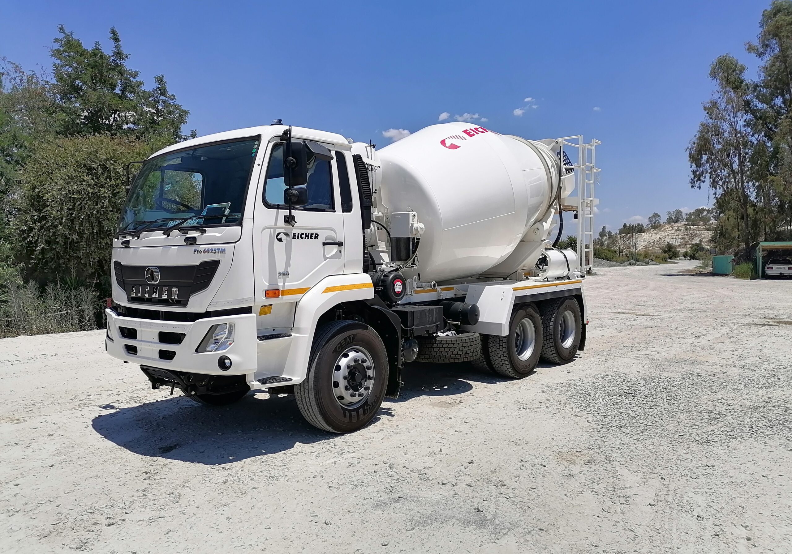 Eicher 6025 Mixer